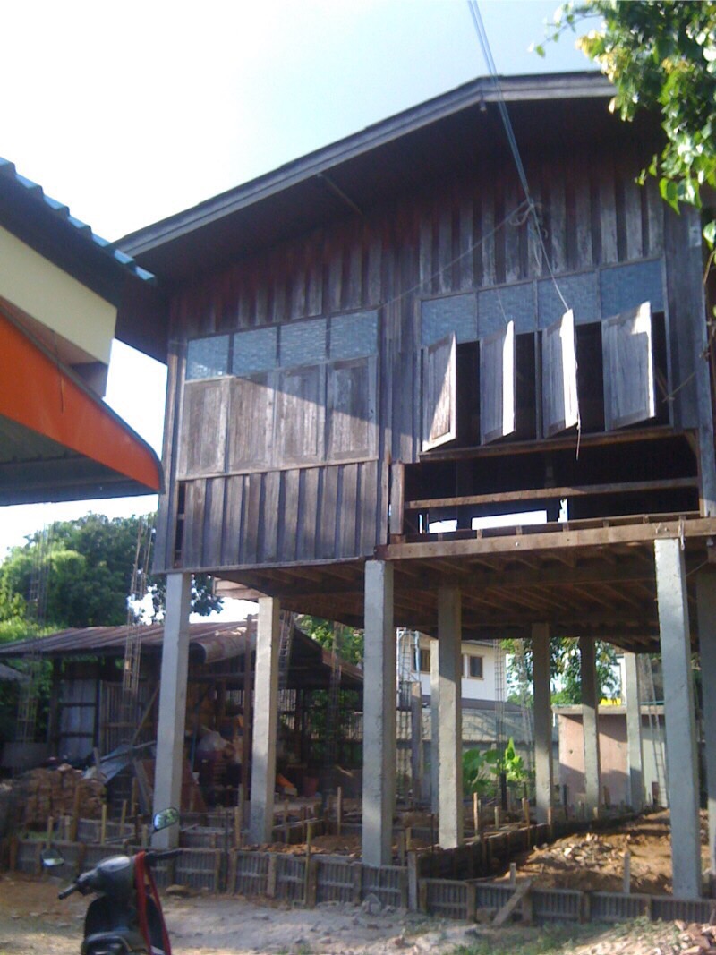 renovate-old-wooden-house-to-western-cafe-hostel (8)