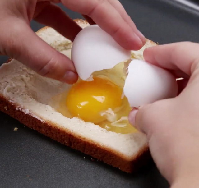 cheesy-egg-toast-recipe (3)