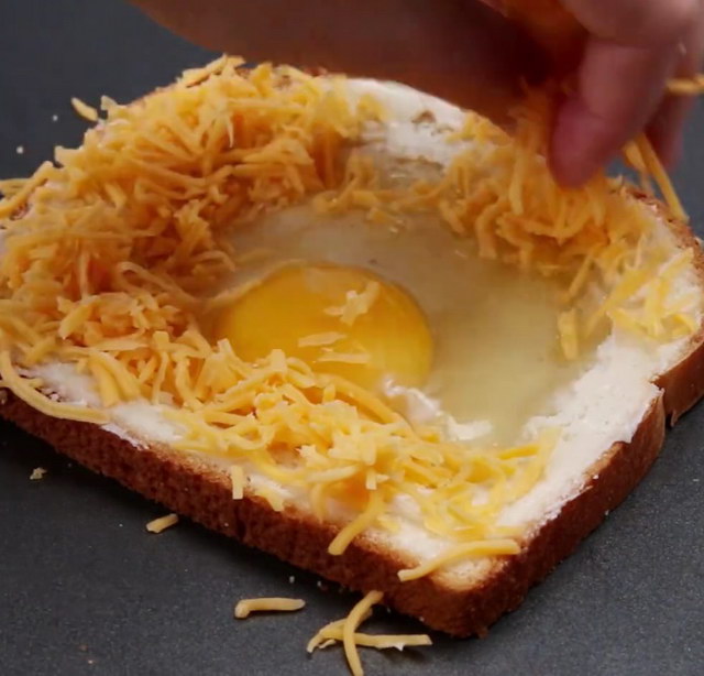 cheesy-egg-toast-recipe (4)