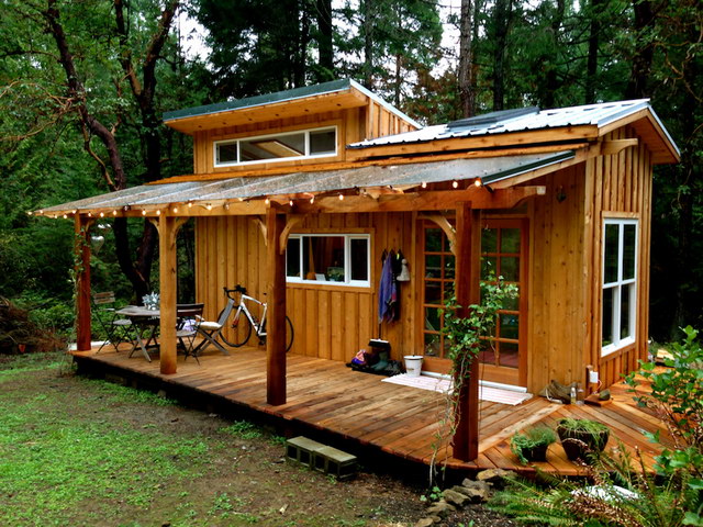 compact-cabin-house-in-forest (1)