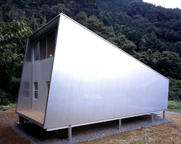 small-japanese-homes-compact-cottage-1