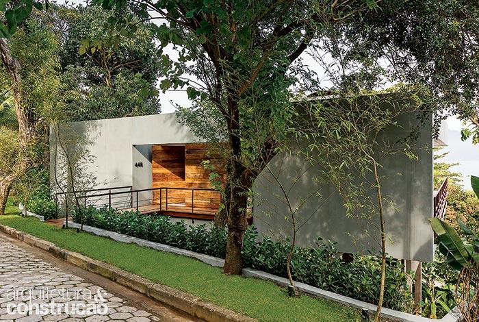 raw concrete modern house with scenery (2)