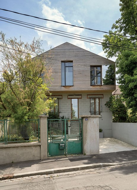 the-outer-limits-paris-prefab-home-facade-concrete-red-cedar