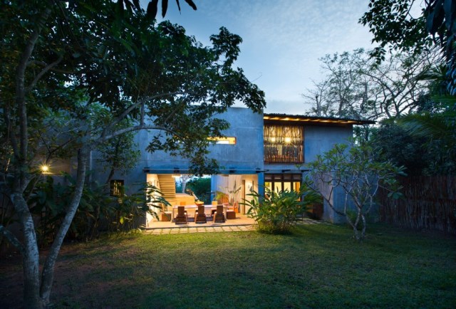 This-Sri-Lankan-Beach-Villa-is-Serene-Relaxed-and-Intimate-27