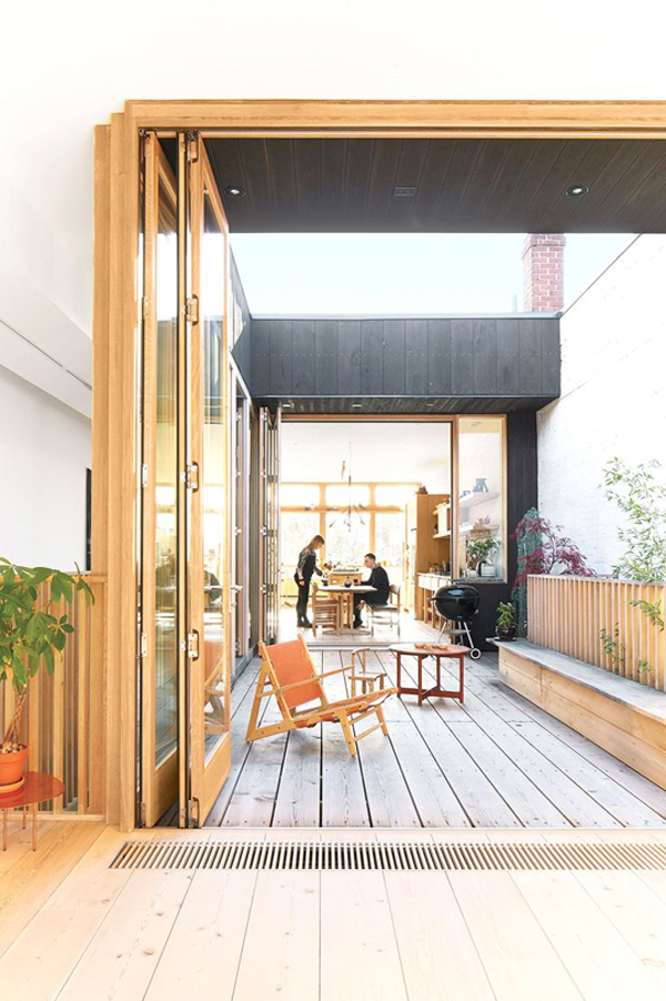 folding-wall-creates-indoor-outdoor-spaces