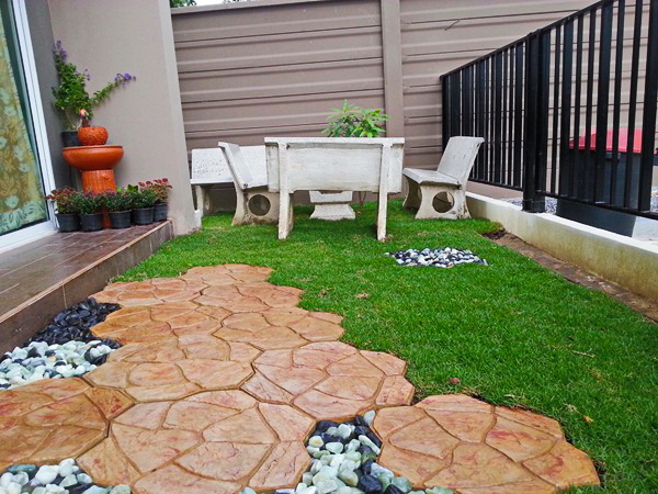 small front yard garden review  (4)