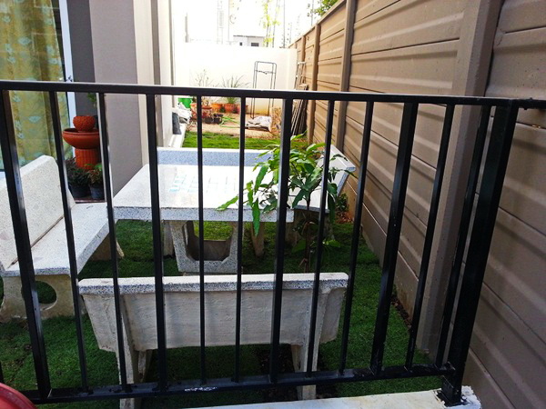 small front yard garden review  (6)