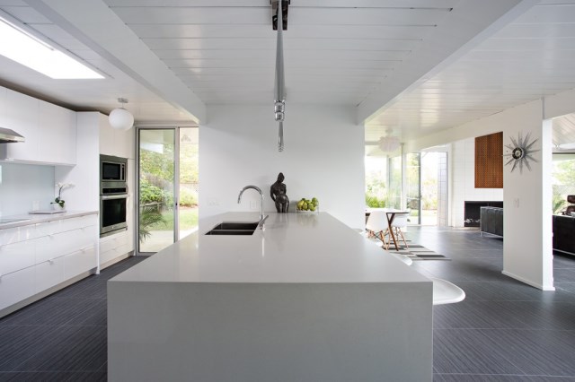 Eichler-house-modernized-by-Klopf-Architecture-www.homeworlddesign.-com-17-1024x682