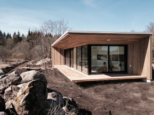 Modern small house for seaside (8)