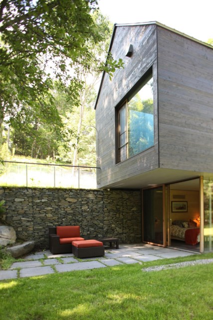 Modern two-story house mixed materials and natural materials (16)