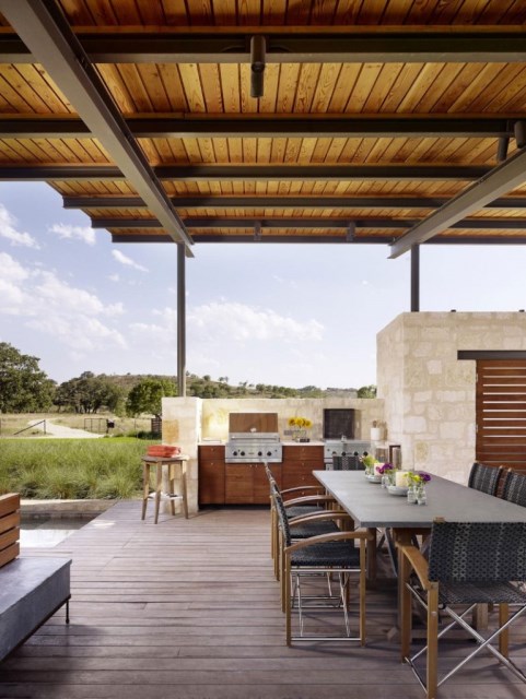 Story-Pole-House-designed-by-Lake-Flato-Architects-Texas-769x1024