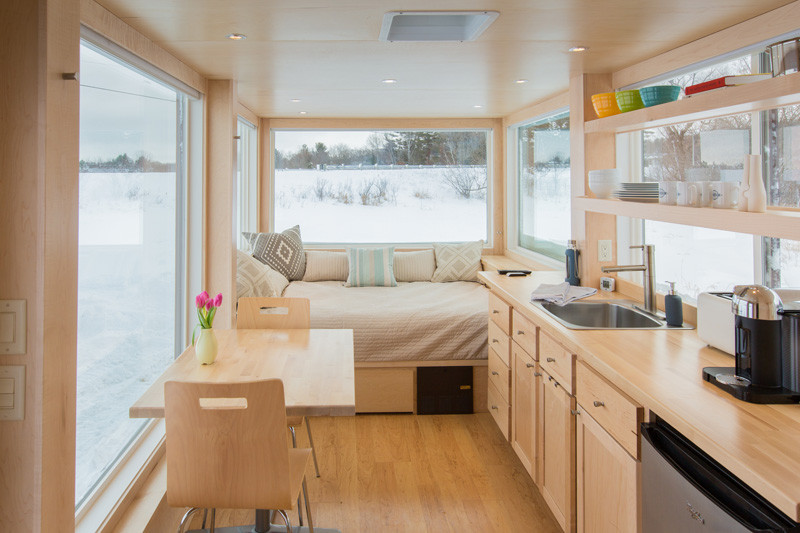 tiny-house-that-mixes-contemporary-design-and-comfort (1)