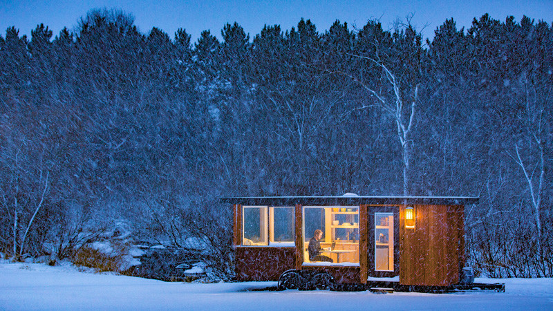 tiny-house-that-mixes-contemporary-design-and-comfort (5)
