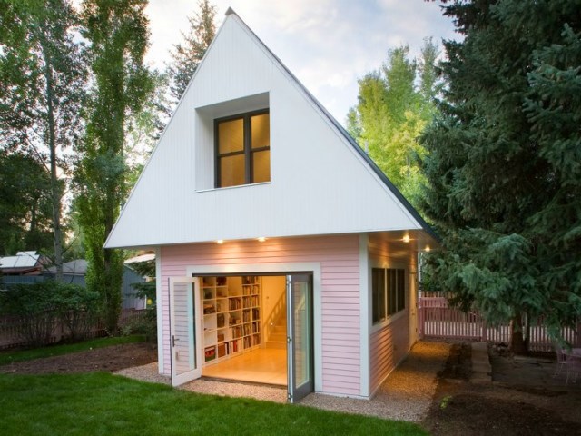 tiny pink eco house (13)