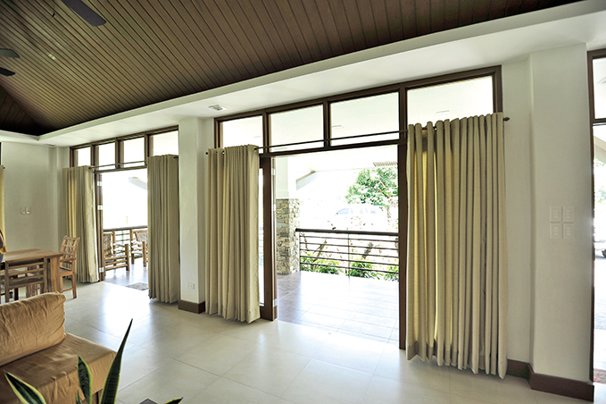 1 storey contemporary tropical house (5)