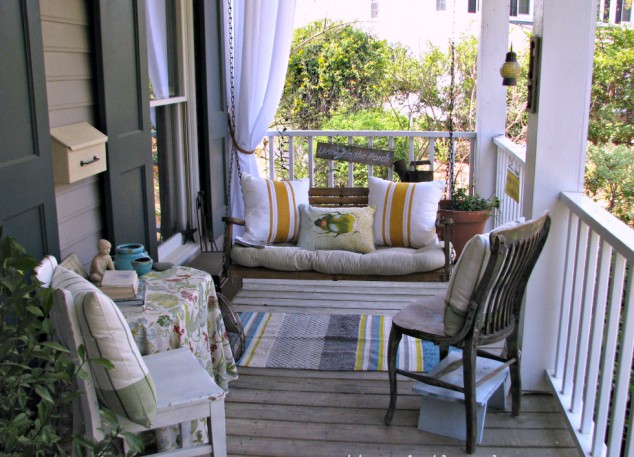 16-welcoming-colorful-porch-designs (4)