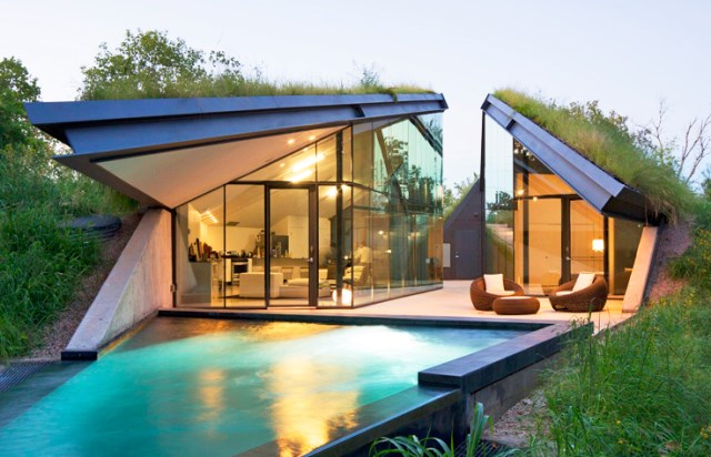 Glass House with swimming pool (6)