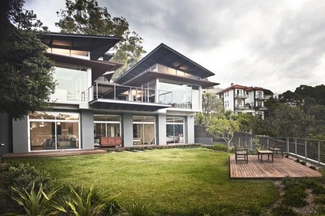 seaside villa House Modern shape and material (14)