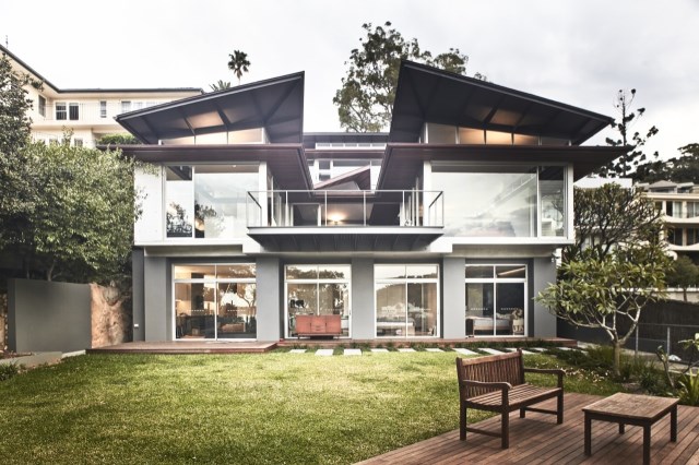 seaside villa House Modern shape and material (15)