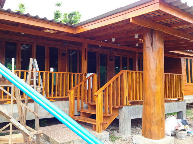 1 storey concrete wooden country house reviewss_2