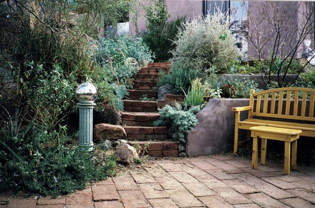 16-beautiful-courtyards-with-stone-stairs (13)