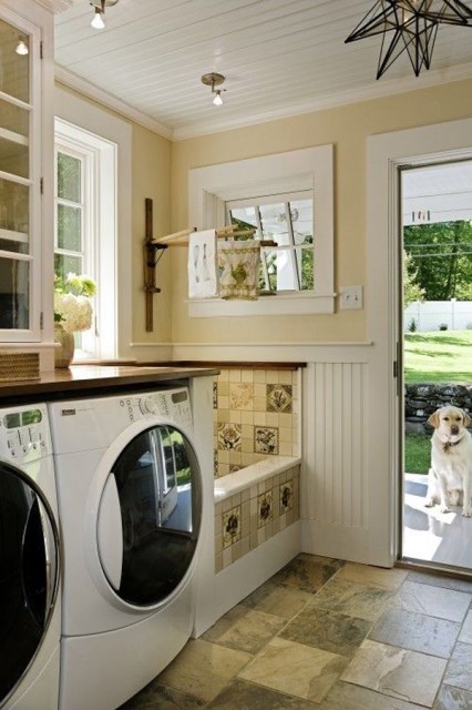 20-cool-laundry-room-for-pet-lovers (3)