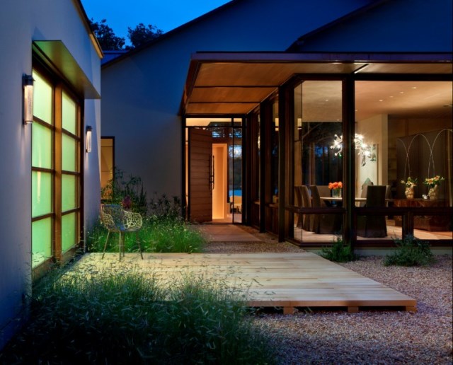 Contemporary home design open to inside  (5)