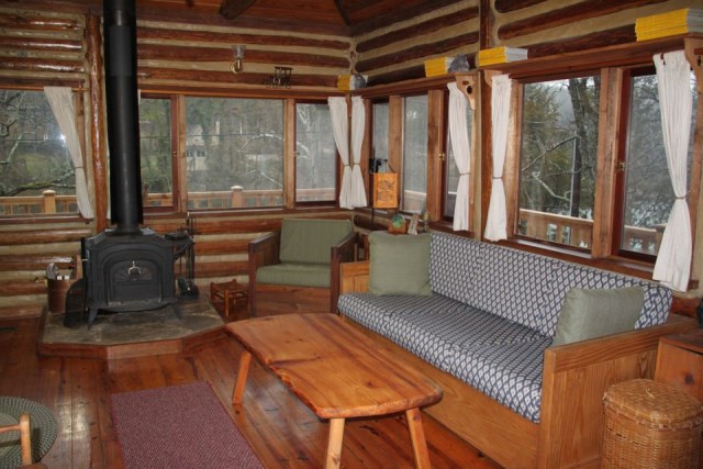 the-perch-ozarks-log-cabin (4)