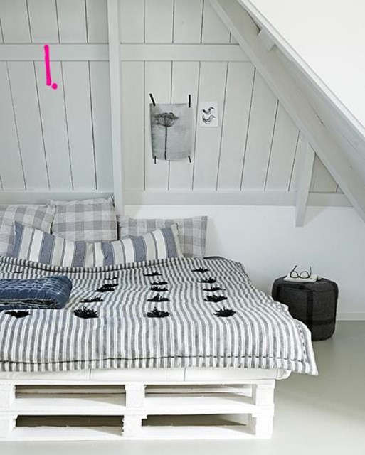 15-simple-diy-bed-frames-with-pallet-boards (5)