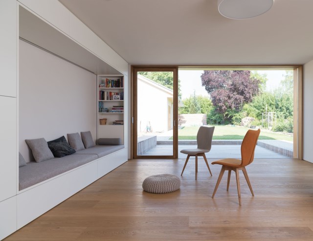 Two-storey house minimalist style (5)