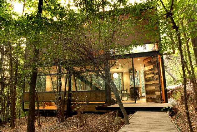 modern-cabin-house-surrounded-with-nature (12)