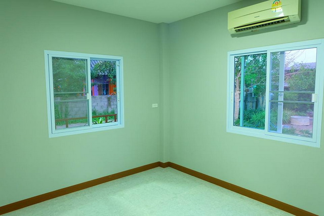 small green modern loft house review (24)