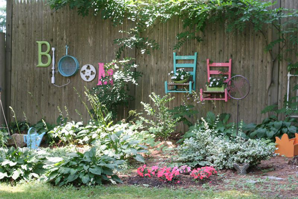 25-garden-fence-decorations (5)