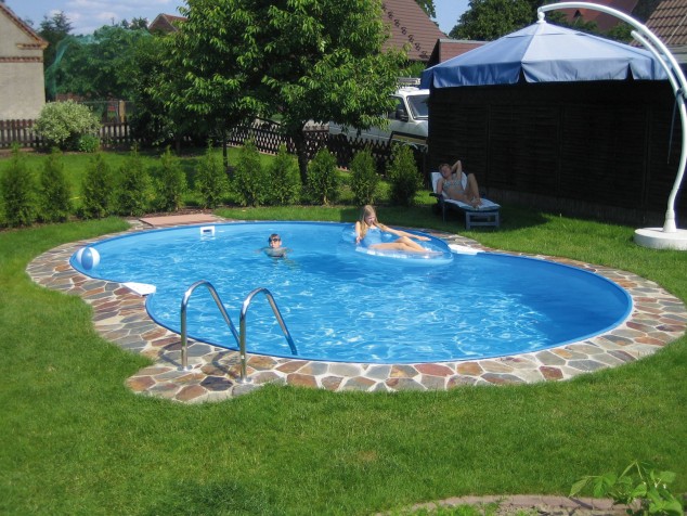39 backyard pool ideas (6)