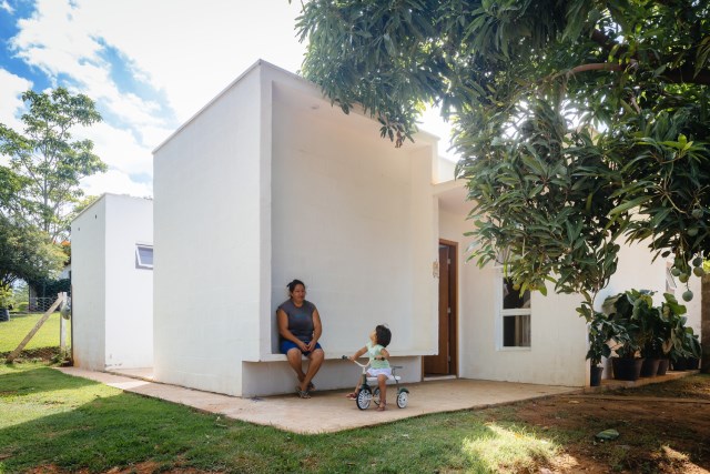 Modern home minimalist style with garden (10)