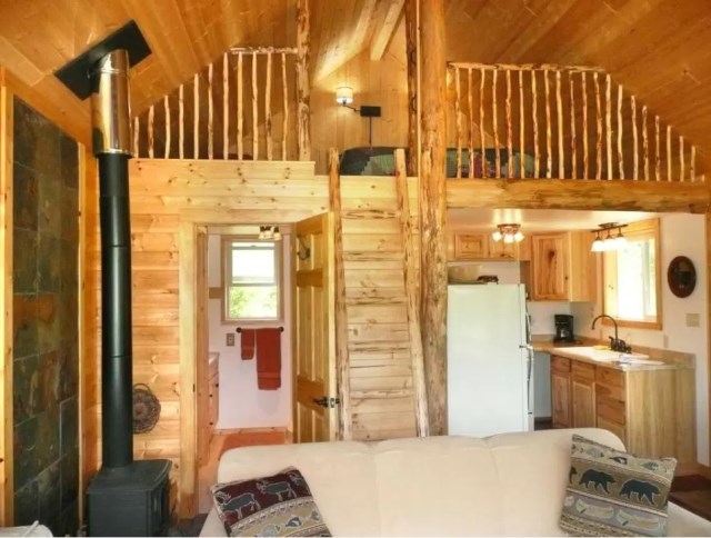 compact cabin cottage platform house (7)