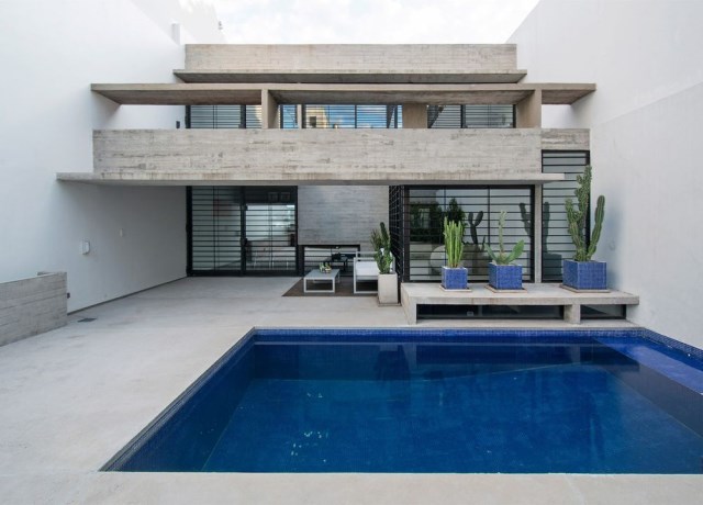 two-story Modern house decorated with cement With swimming pool (2)