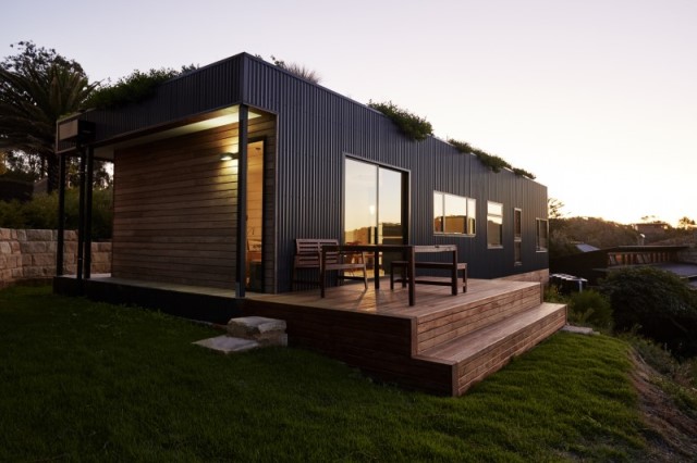prefab-beach-house-green-roof (6)