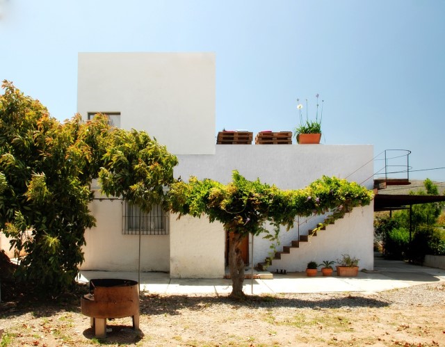 Modern Mediterranean house in seaside (14)