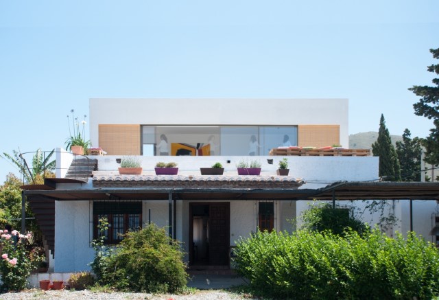 Modern Mediterranean house in seaside (7)
