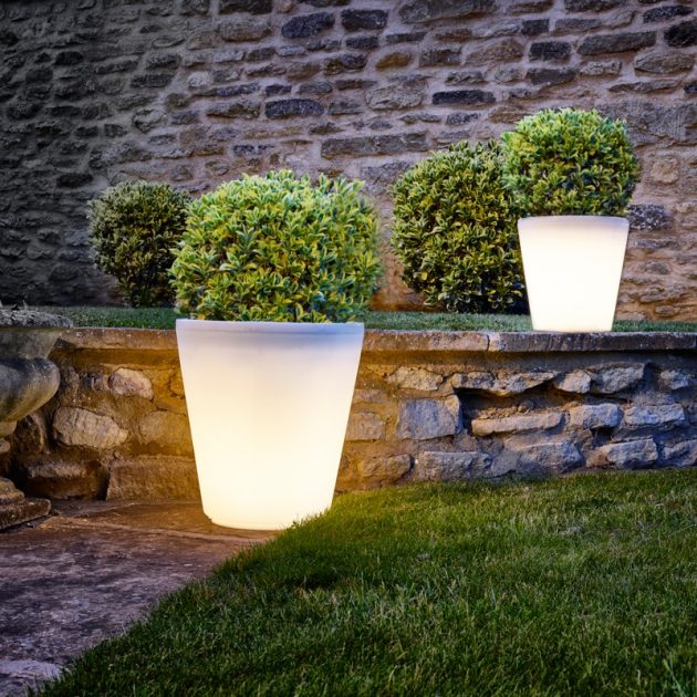 15-astonishing-illuminated-planter-designs (13)