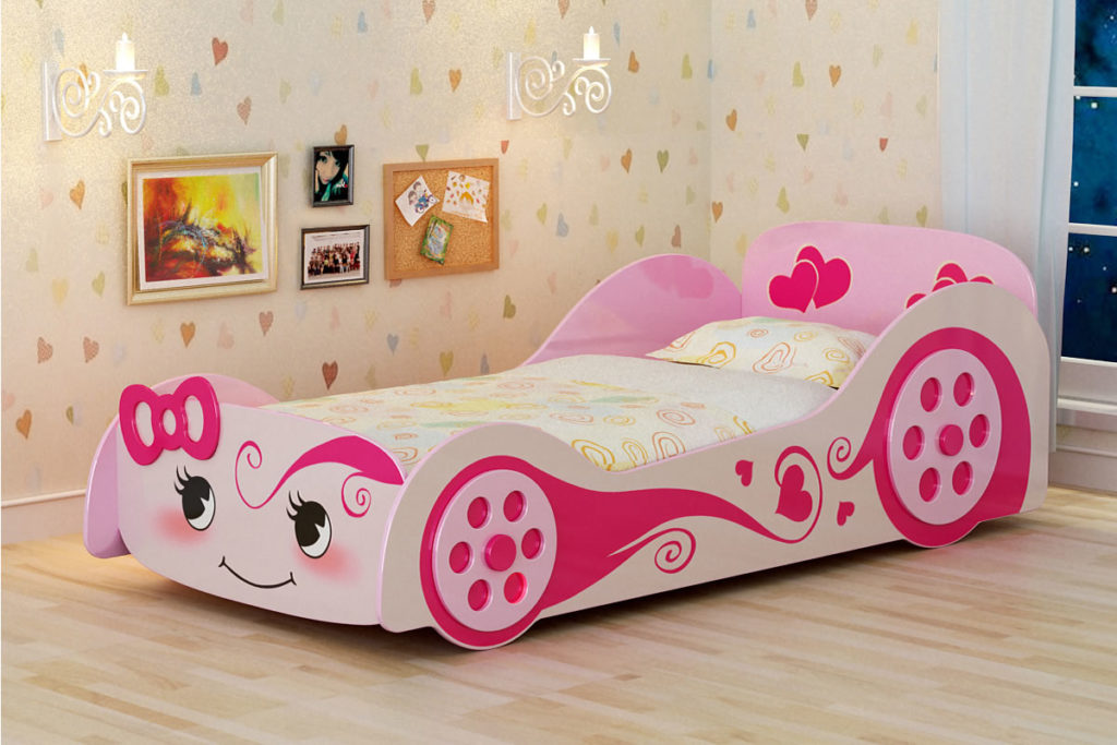 Chunky and colorful Cartoon picture on the car bed for girl
