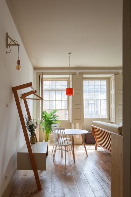 classic-townhomes-renovate-to-minimalist-style-loft-7