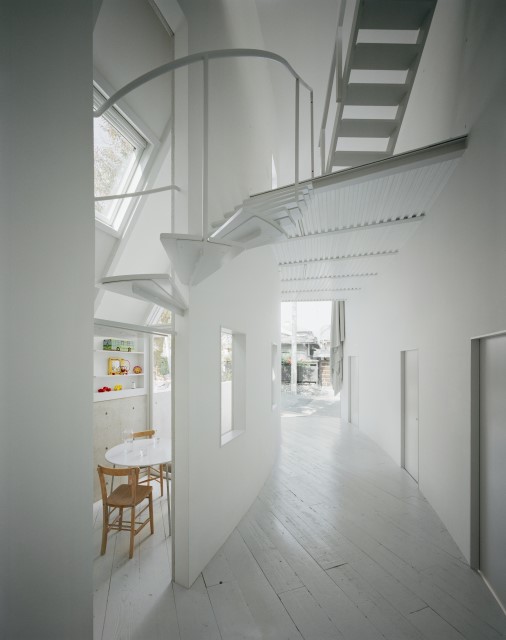 ideas-2-storey-house-narrow-shape-2
