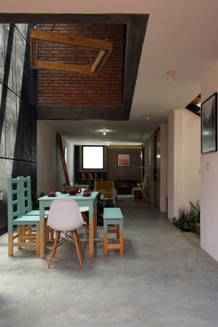 townhome-loft-style-cement-and-brick-decorated-9