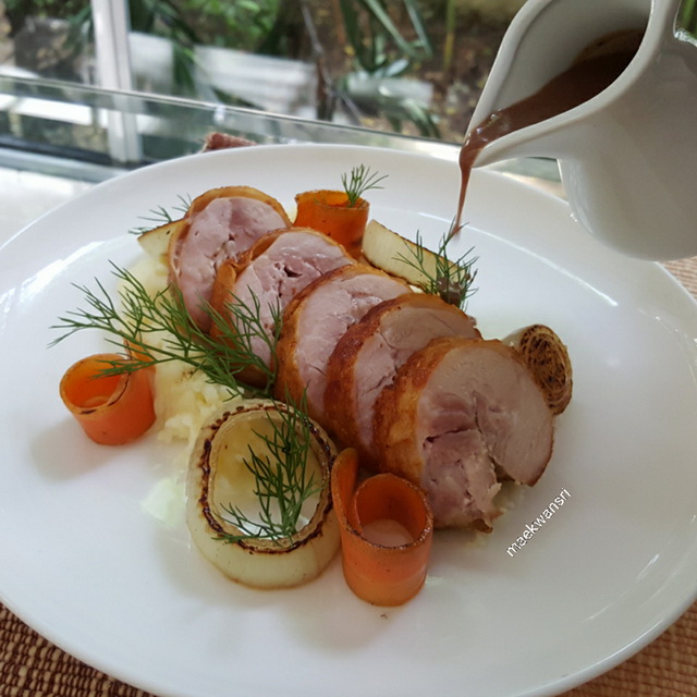red-wine-bacon-wrapped-chicken-recipe-1