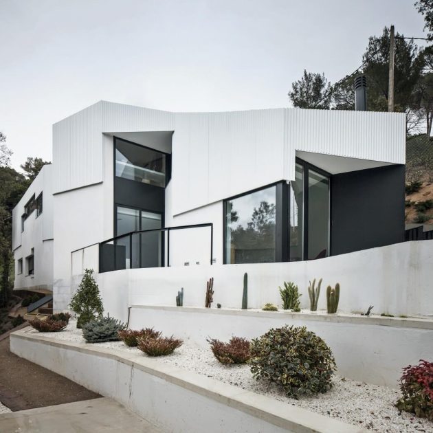 modern-home-modern-shapes-and-minimal-materials-1