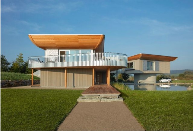 two-story-house-on-stilts-modern-style-11