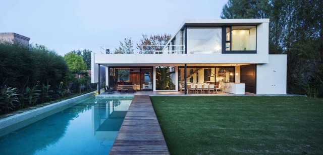 villa-home-with-swimming-pool-minimalist-style-14