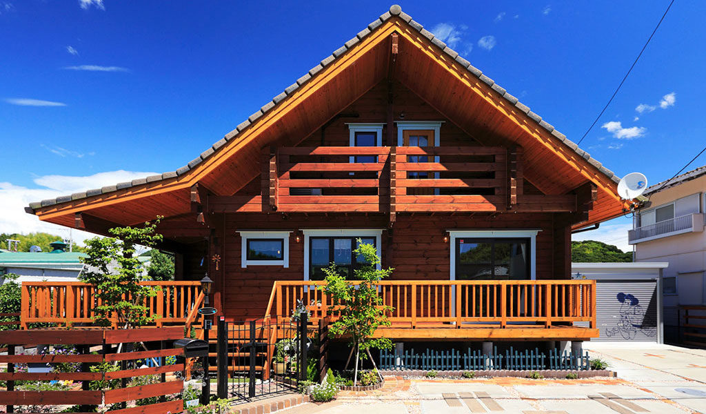 2-storey-traditional-country-log-cabin-house1